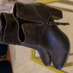 Smokey Grey Leather Ankle Bootie - Excellent Condition